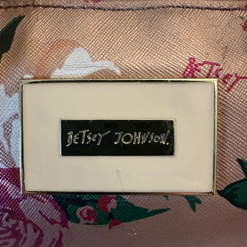 Betsey Johnson XOX Pink with Roses Satchel - Picture 9 of 12